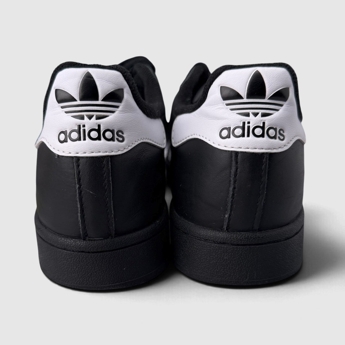 Adidas Superstar II Black White, buty sportowe damskie w bardzo dobrym stanie rozmiar 40 2/3, widok z tyłu